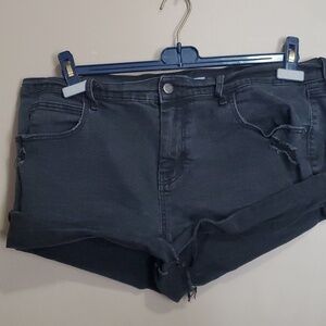 Old navy boyfriend shorts size 16